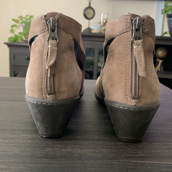 DANSKO Bonita Perforated Ankle Boot - Picture 7 of 13